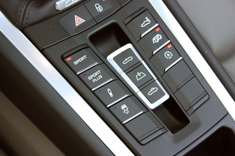  Porsche 911 Carrera Cabriolet 2012 года  (фото 14 из 19)